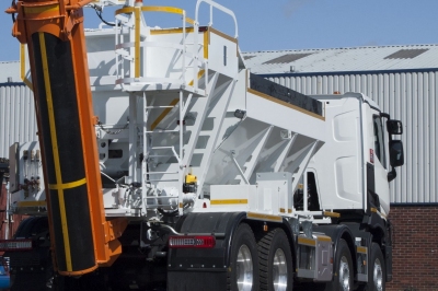 P1010090square-1-scaled